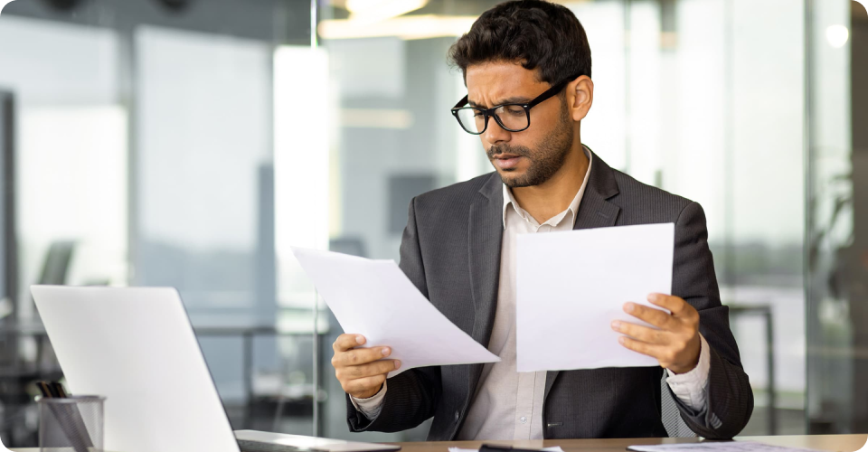 manager-with-papers